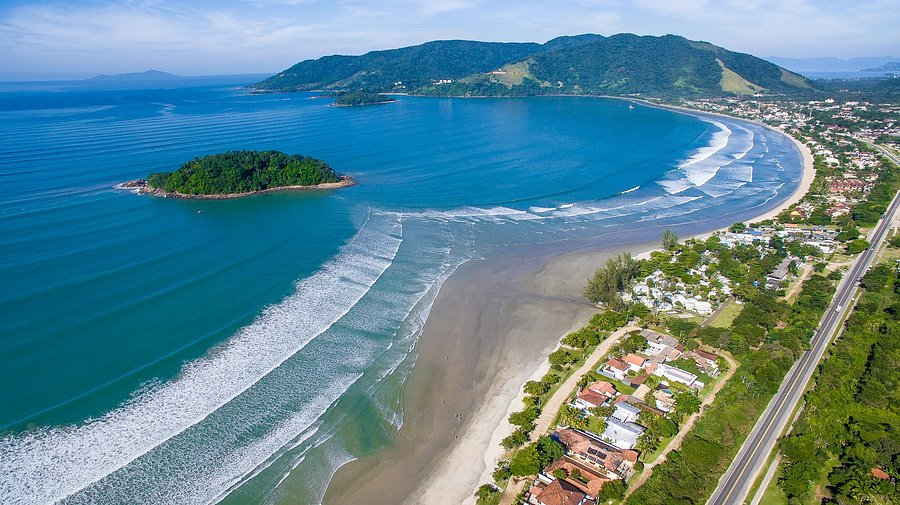 Paisagem costeira e ilhas da região