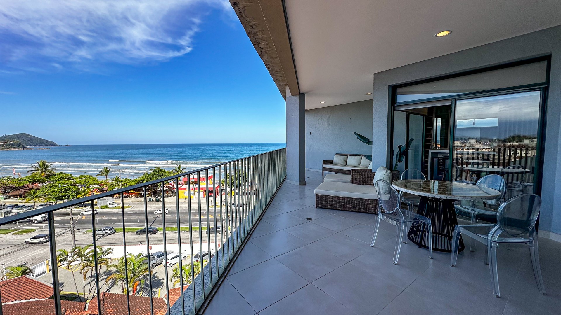 Varanda gourmet da cobertura com vista para o mar da Praia Grande, Ubatuba